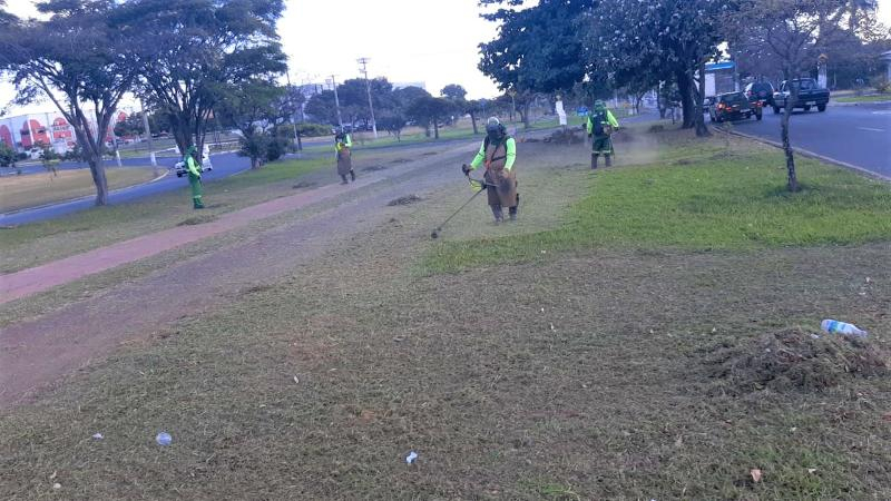 Meio Ambiente segue com trabalho de limpeza pela cidade