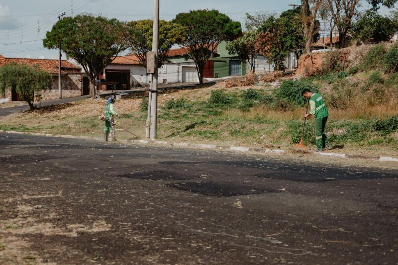 Limpeza pública melhora visual da cidade