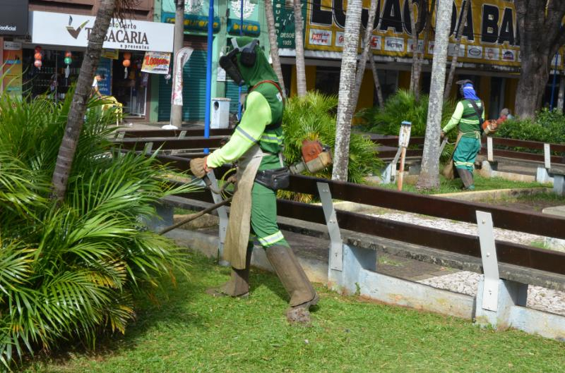 Limpeza Urbana é intensificada no centro e nos bairros