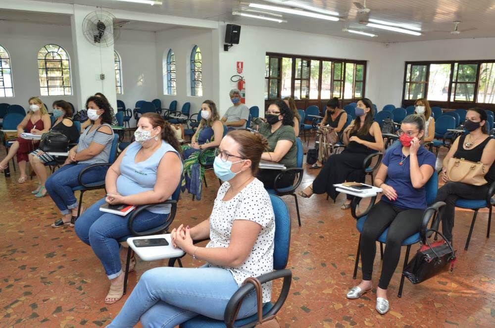 Prefeito empossa novos membros do Conselho de Assistência Social