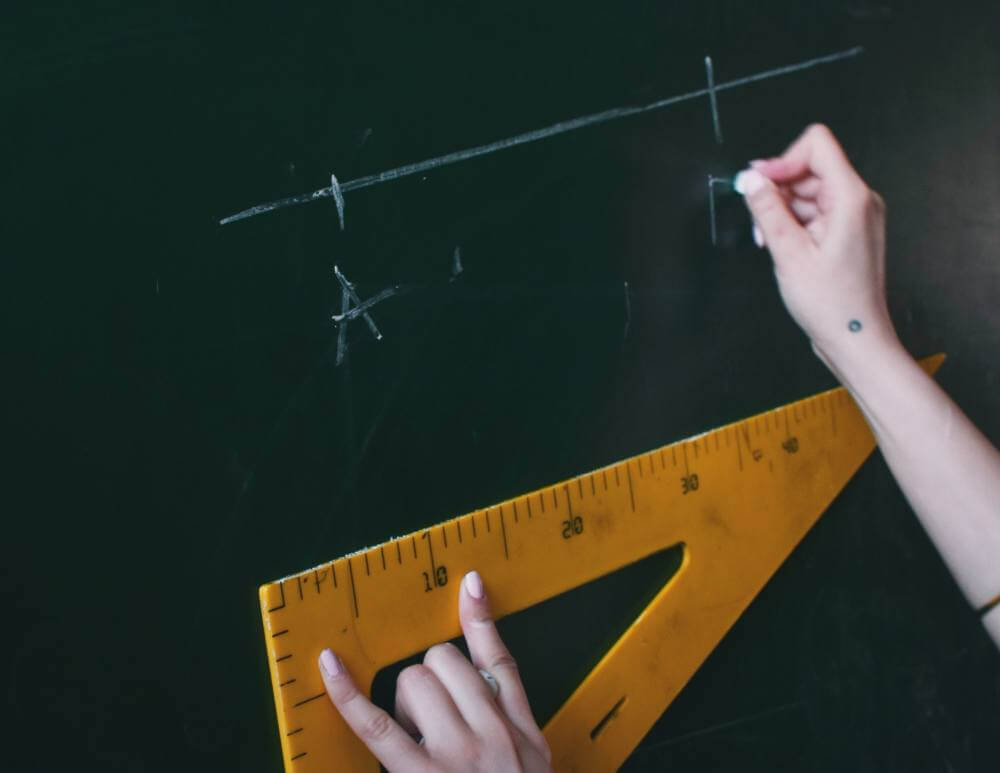 Educação adia para junho, retomada gradual das aulas presenciais