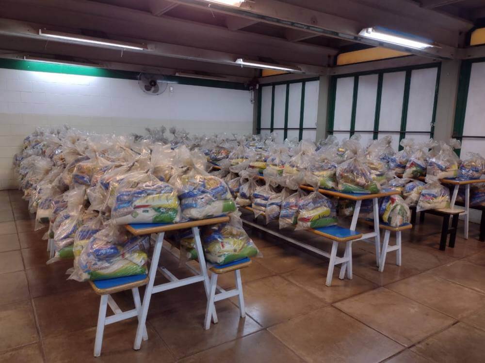 Educação entrega mais de 38 mil kits de alimentação escolar