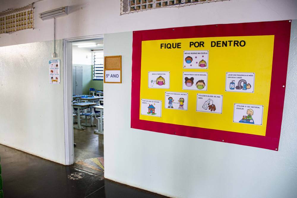 Escolas municipais têm retorno das aulas presenciais nesta segunda-feira