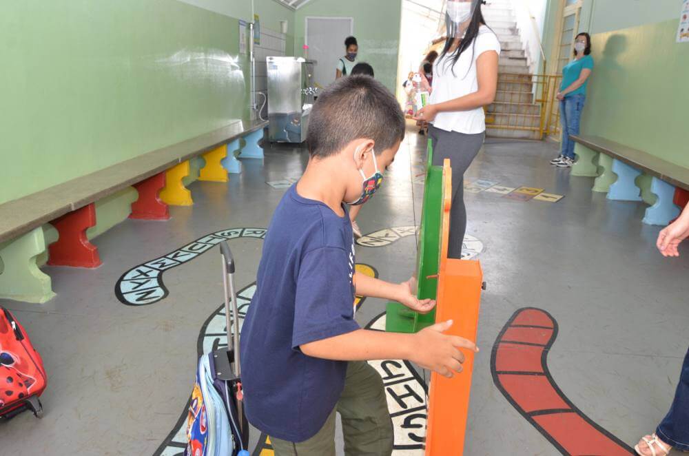 Educação mantém revezamento e ensino híbrido nas escolas municipais