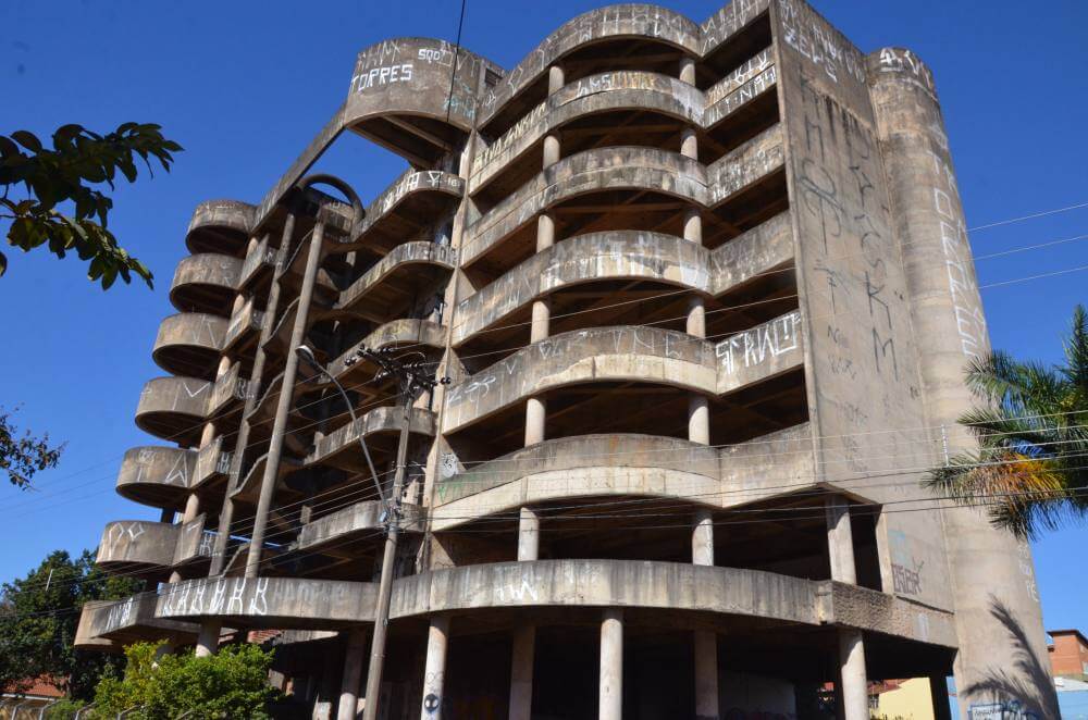 Prefeitura abre licitação para contratar laudo técnico do prédio do Esqueleto