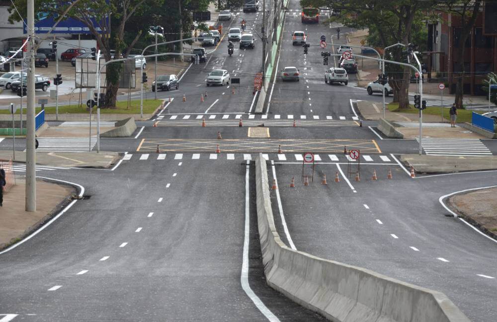 Infraestrutura inicia testes em semáforos da Champagnat