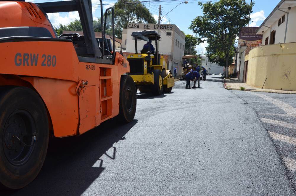 Prefeitura investe R$ 260 mil e avança com recapeamento