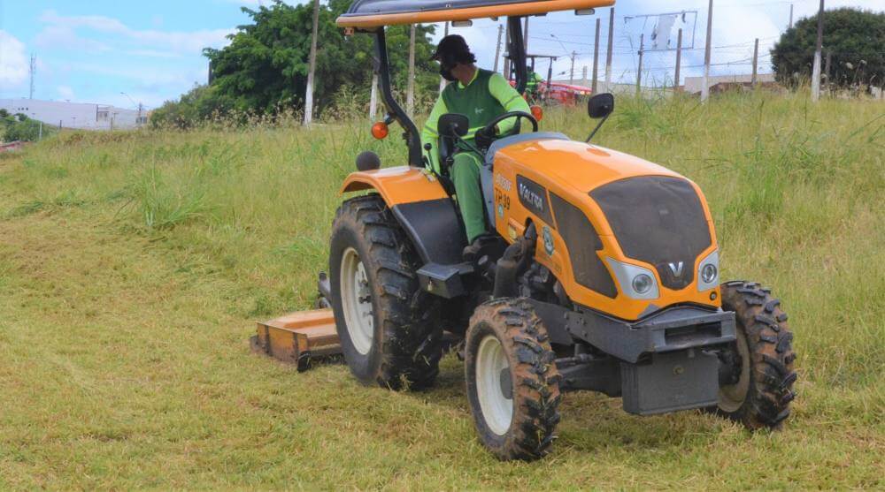 Prefeitura intensifica serviços de limpeza em áreas públicas