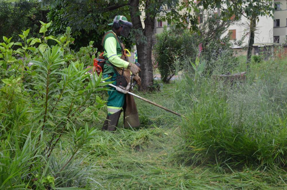 Limpeza pública segue para manter a cidade limpa
