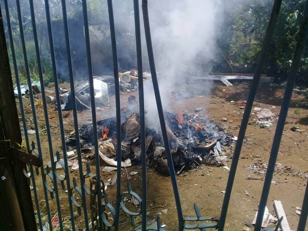 Guarda flagra queimada irregular no Marambaia