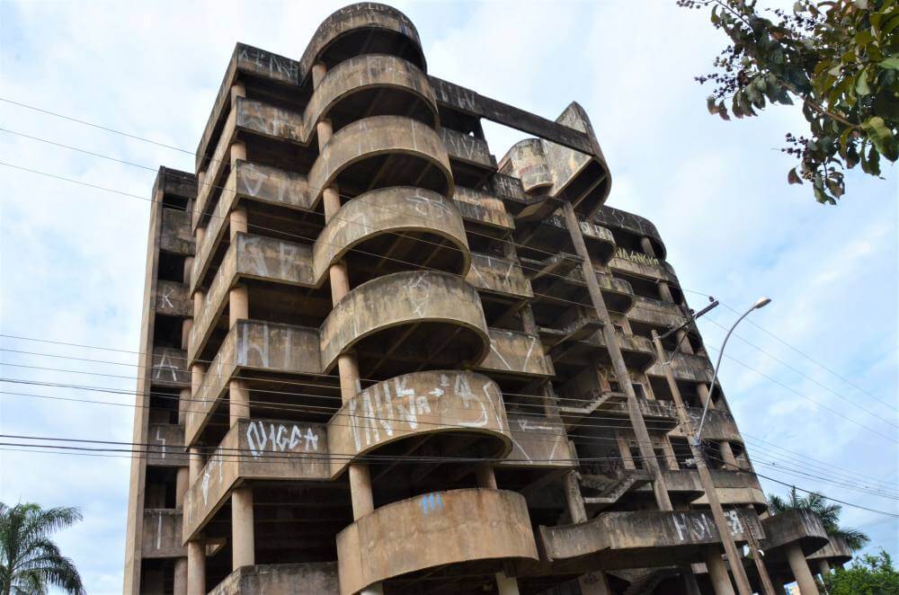 Prefeitura implanta segurança em prédio do Jardim Lima