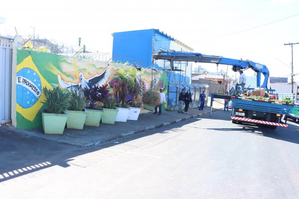 Prefeitura retira barracas em frente ao Espaço Dignidade