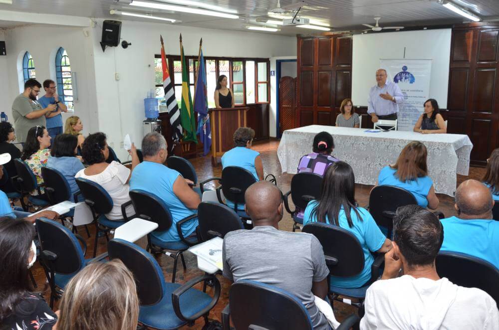 Prefeito empossa novos conselheiros de Assistência Social