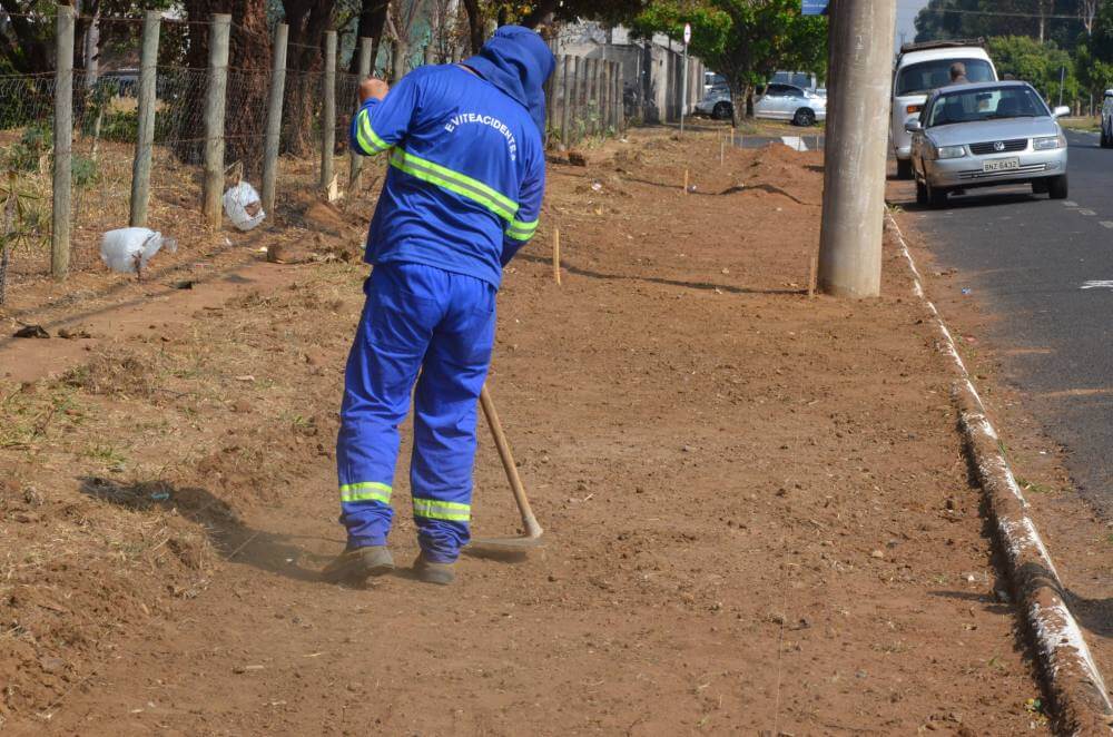 Avenida no Distrito Industrial recebe o projeto Calçada Segura
