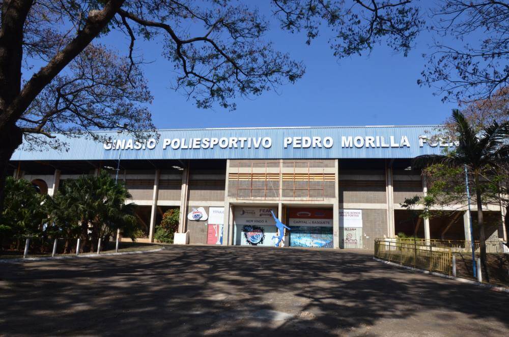 Alunos da rede municipal recebem premiação em Concurso Cultural de Basquete