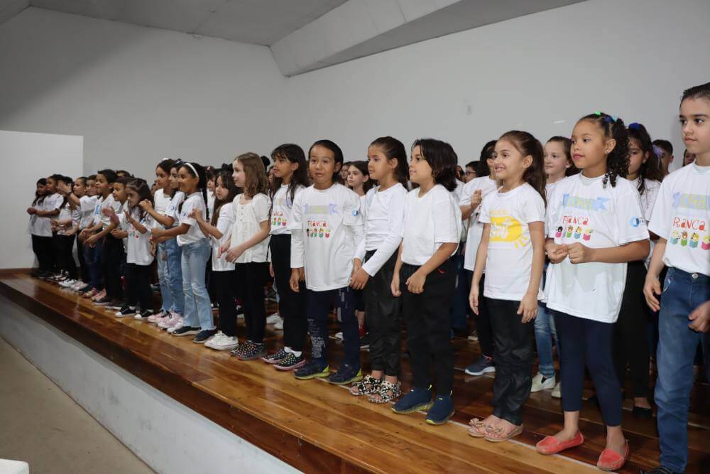 Coral Infantil faz primeira apresentação do ano