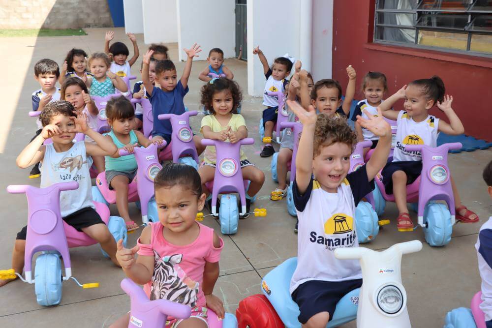 Creches recebem novos brinquedos e equipamentos