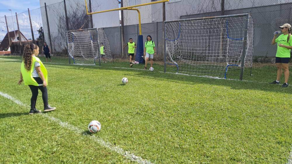 Alunos das Escolas Municipais participam de Festival de Futebol