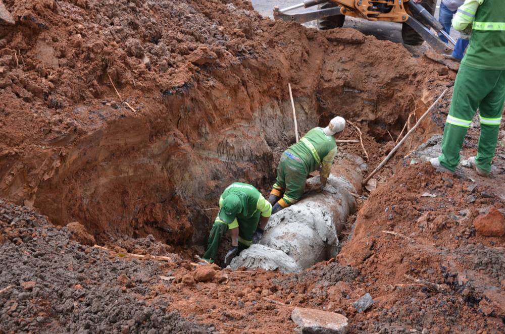 Infraestrutura substitui galerias em ruas do Jardim Dermínio