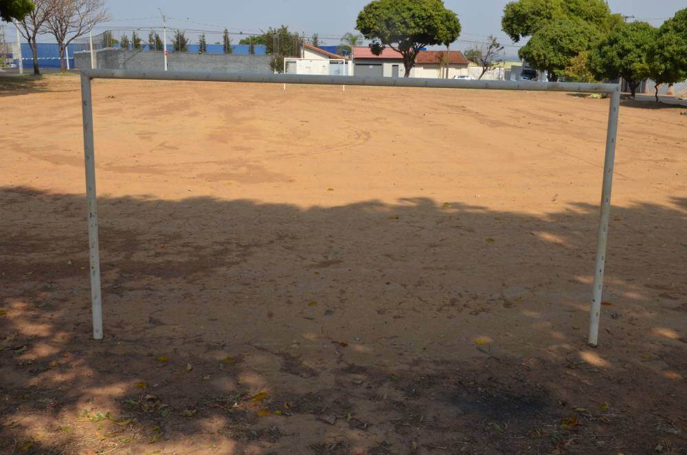 Campo de futebol no Guanabara terá alambrados e vestiário