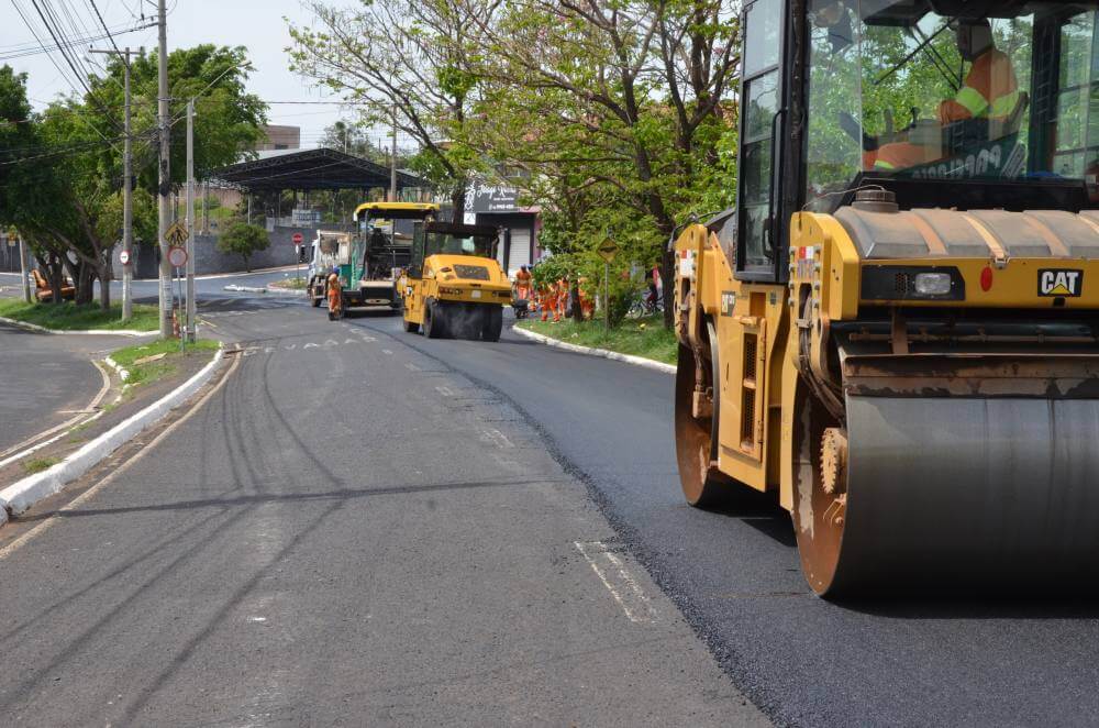 Equipes de recapeamento seguem na região do Aeroporto