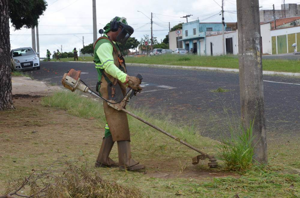Secretaria de Meio Ambiente intensifica serviços de limpeza na cidade