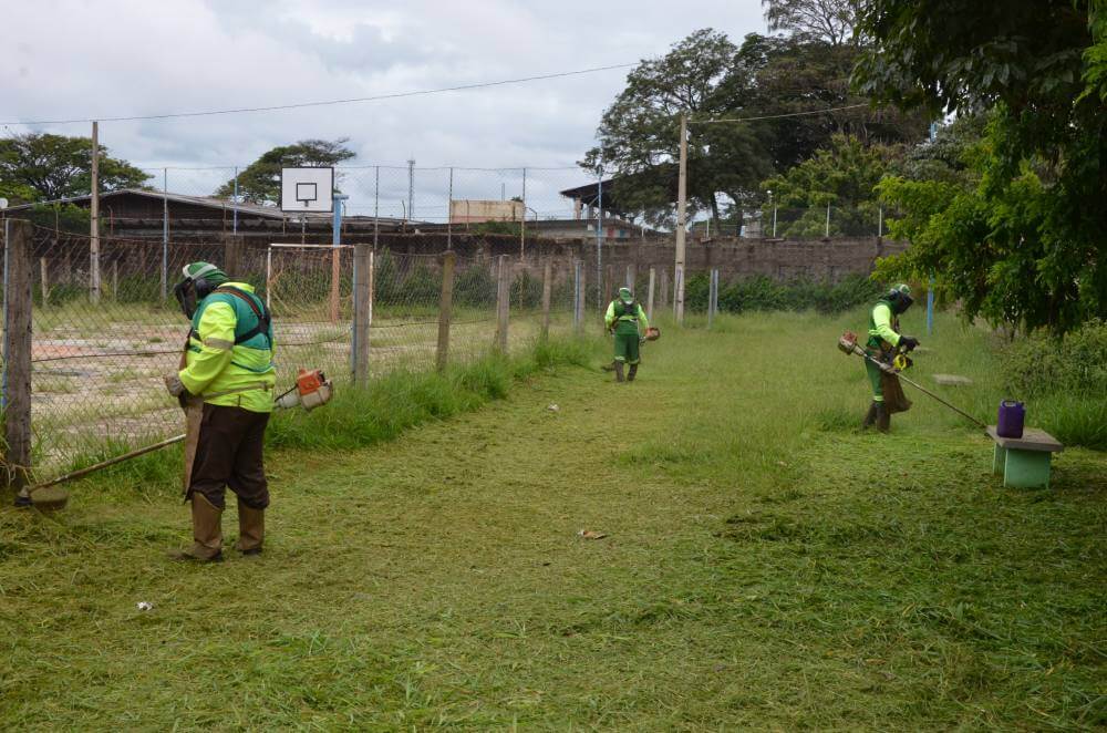 Meio Ambiente intensifica limpeza e alerta sobre descartes irregulares