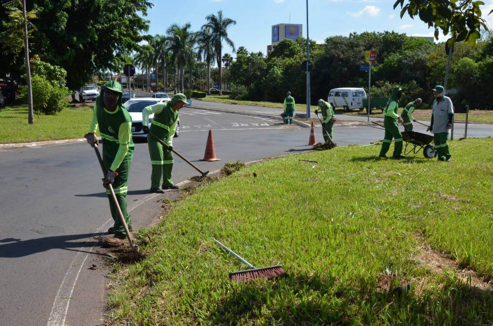 Meio Ambiente intensifica ações de limpeza pública