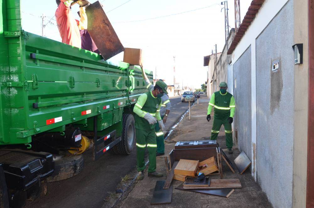 Arrastão da Limpeza atende a 34 bairros das Regiões Centro/Leste