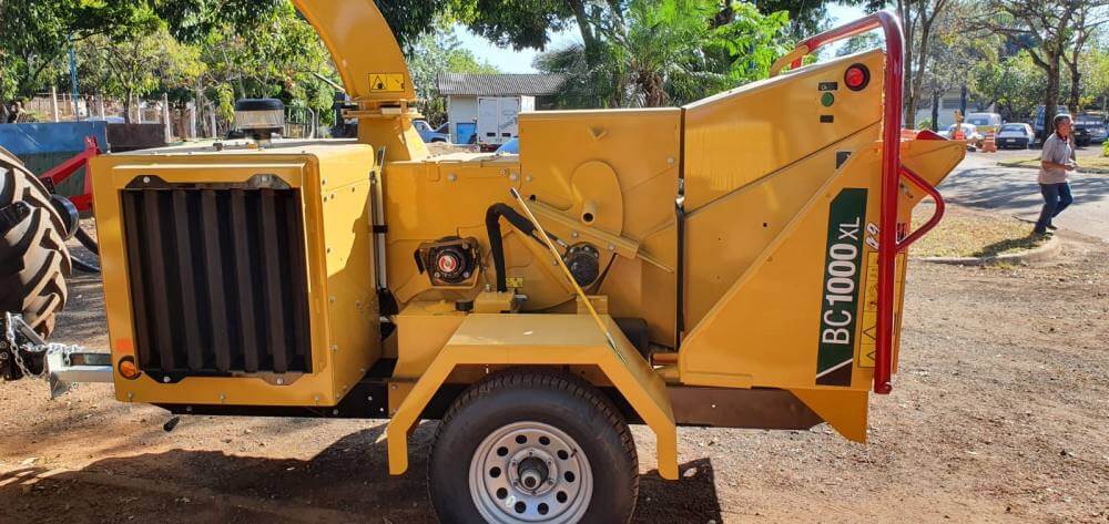 Meio Ambiente recebe Triturador de Galhos