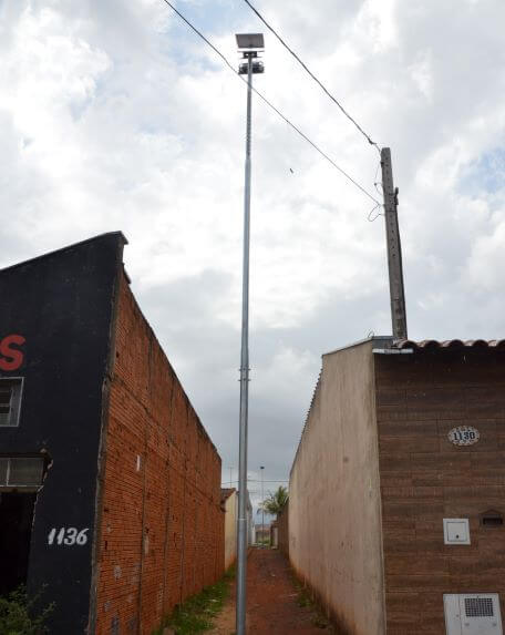 Meio Ambiente instala iluminação de vielas no Jardim Martins