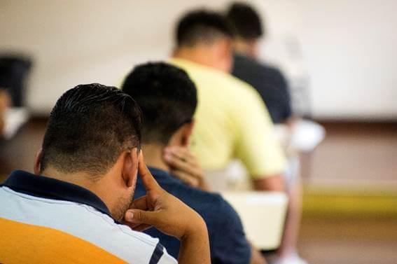 Mais de 10,1 mil candidatos participam das provas dos concursos públicos