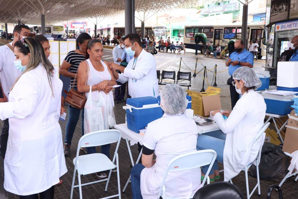 Saúde retoma vacinação itinerante no Terminal de Ônibus