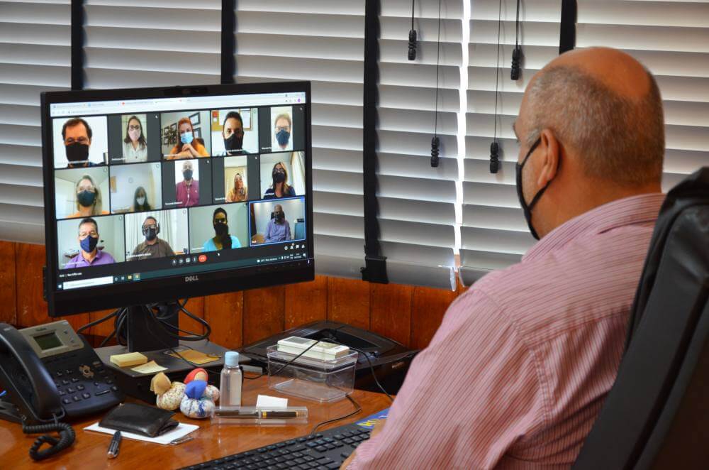 7 médicos são diagnosticados com Covid e prefeito faz apelo à população