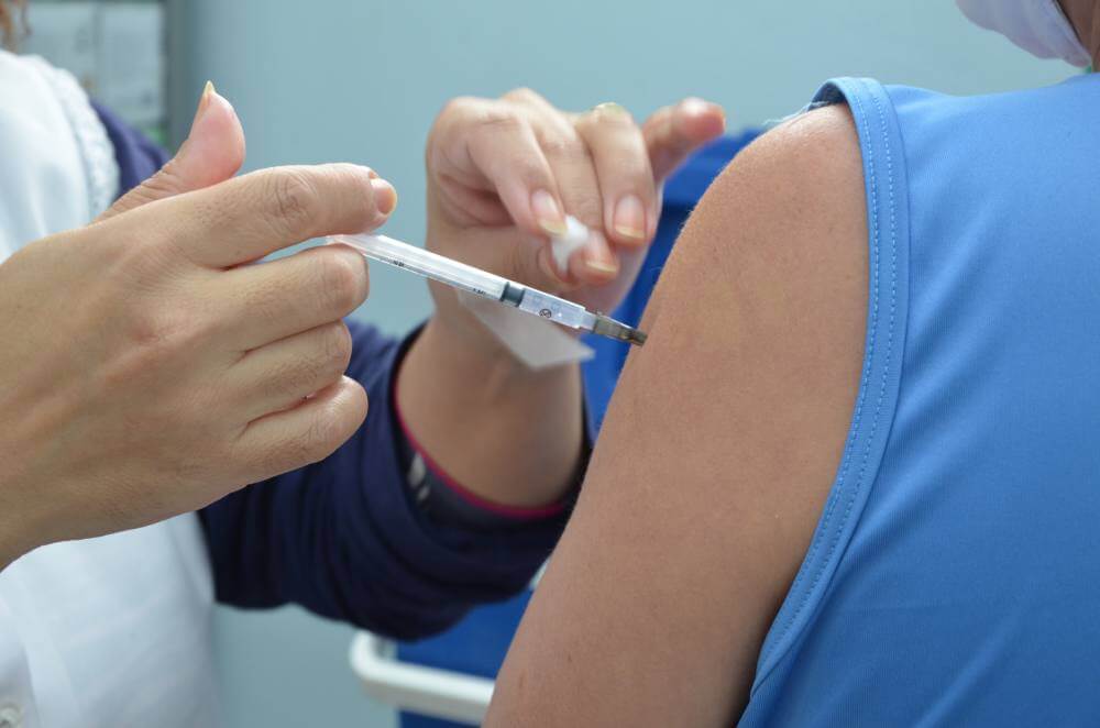 Saúde alerta que mais de 128,2 mil pessoas estão em atraso com as vacinas
