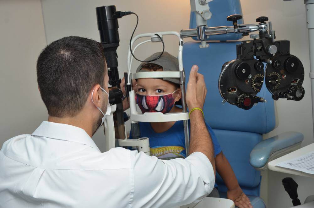 Saúde Visual atende alunos do Aeroporto 3