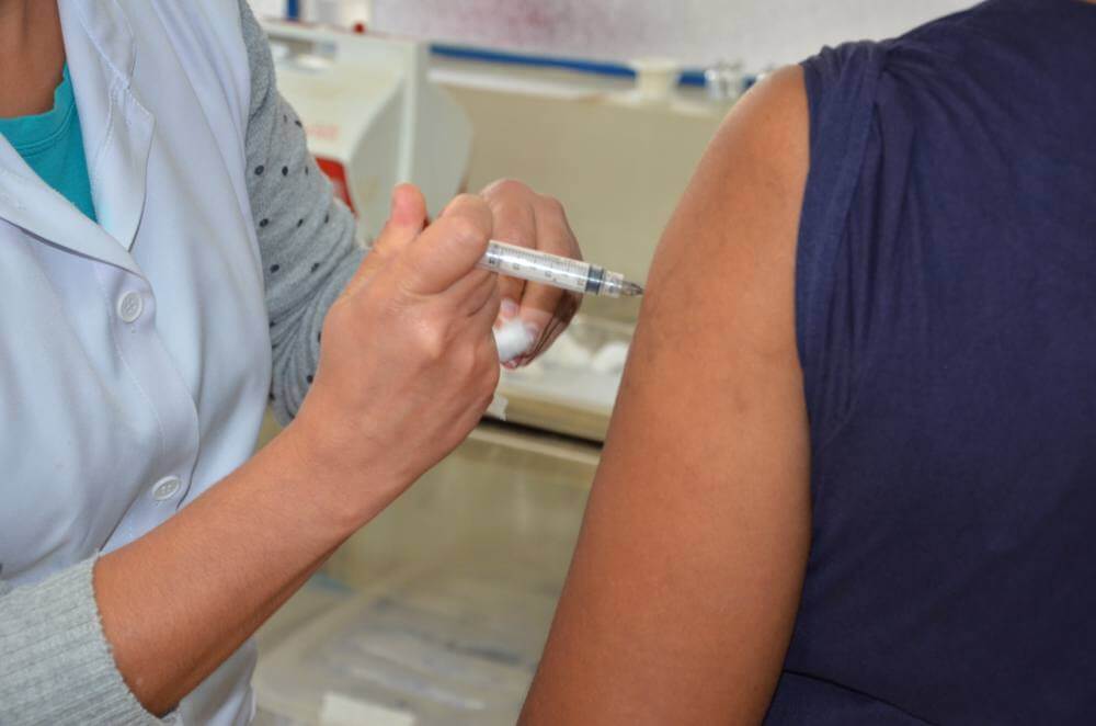 Com quase 120 mil faltosos, Saúde faz novo mutirão para imunização  contra Covid-19