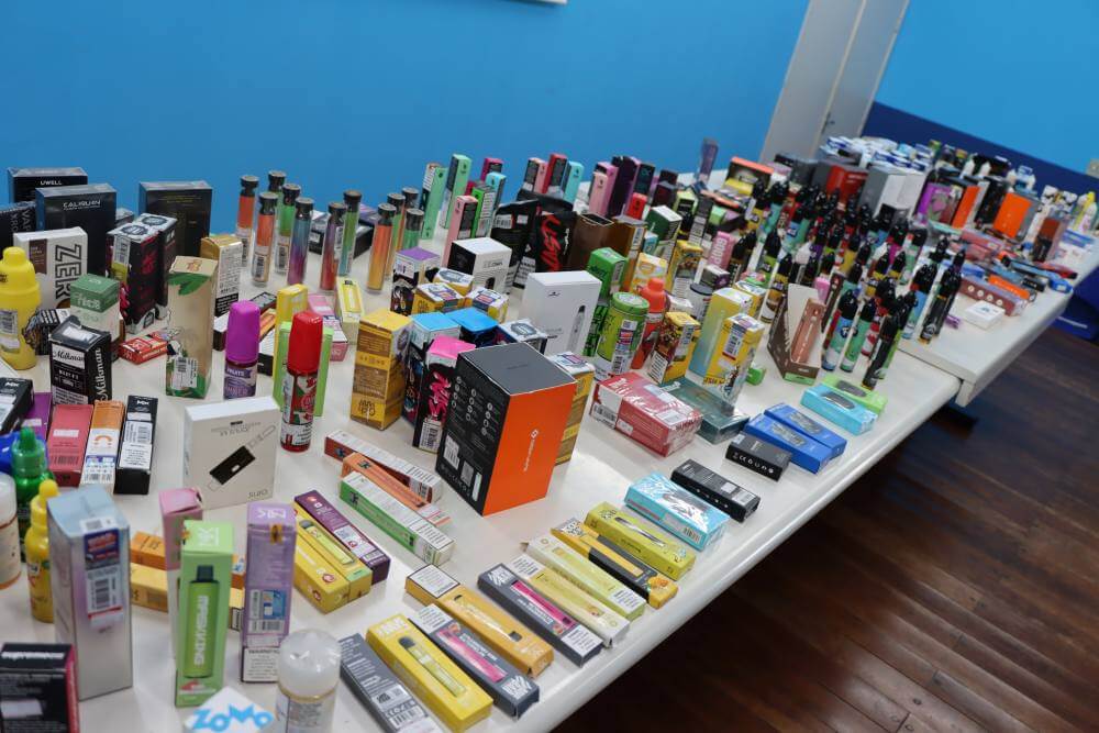 Vigilância e Guarda Civil fazem apreensões em tabacarias