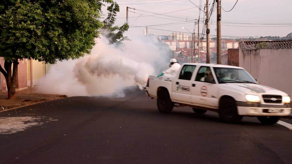 Casos de dengue caem de 2.416 para seis, após 1ª etapa do fumacê