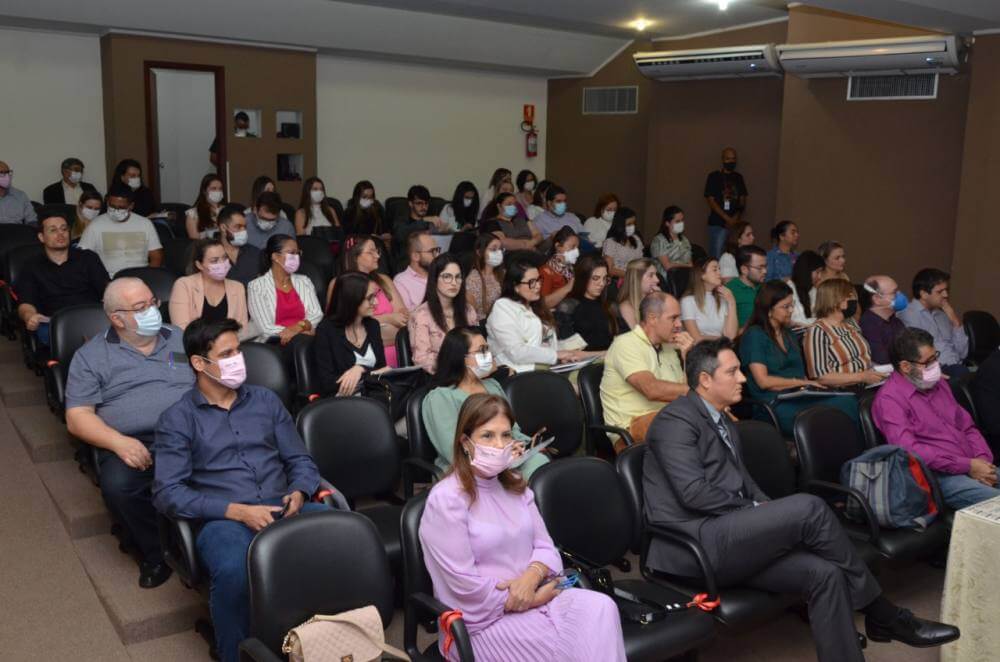 Curso de Diretrizes em Saúde da Mulher reúne centenas de profissionais no Centro Médico