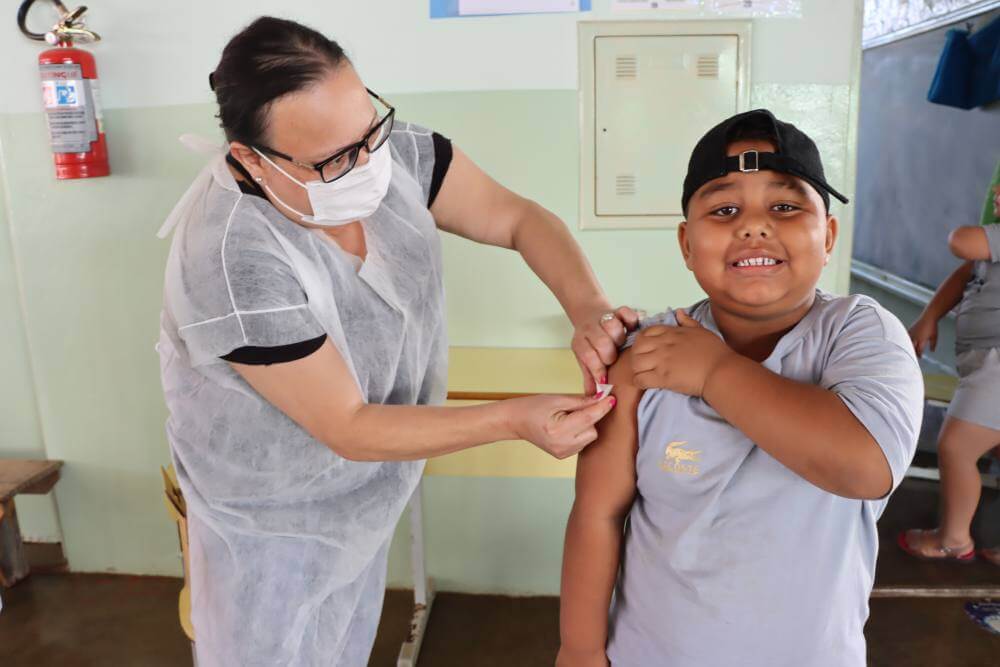 Franca inicia vacinação para crianças de 3 e 4 anos contra Covid-19