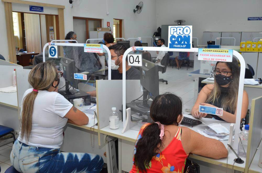 Procon Franca orienta sobre trocas de presentes pós-Natal