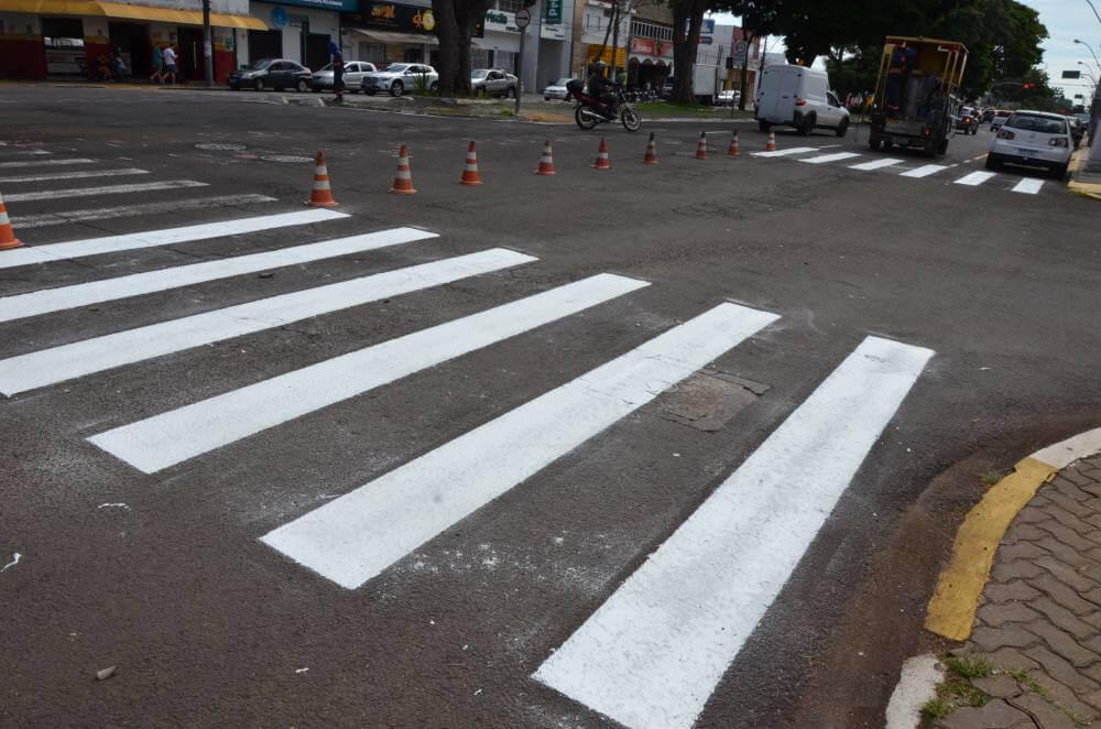 Avenidas recebem melhorias na sinalização