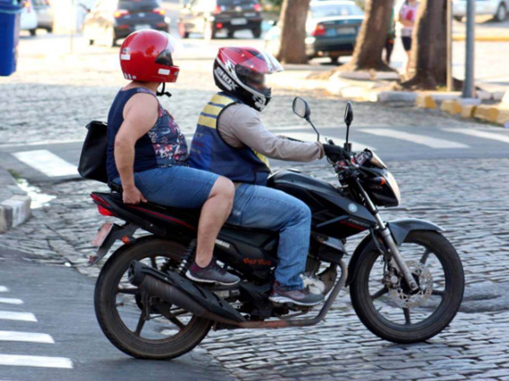 Segurança alerta mototaxistas para renovação de alvará