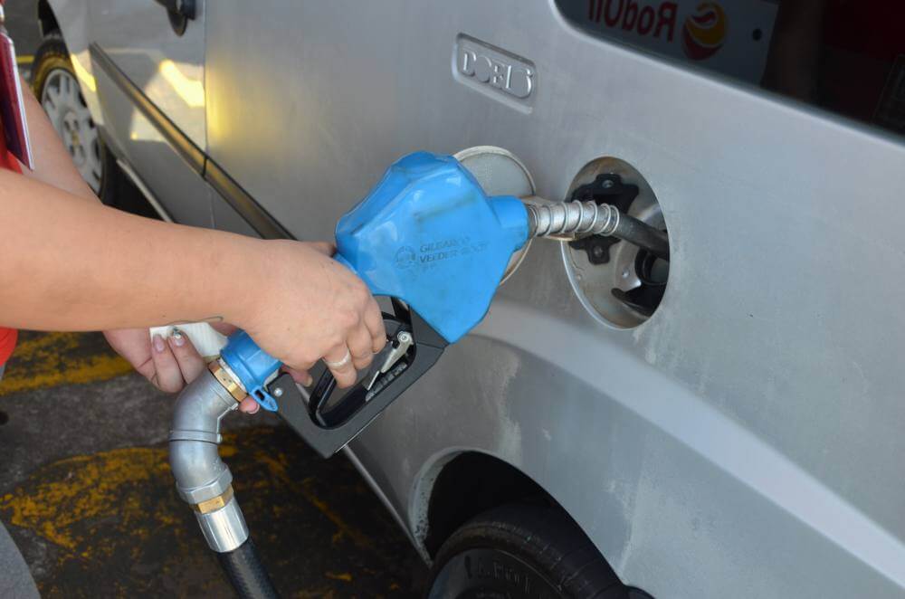 Levantamento do Procon aponta variação de até R$ 0,30 na gasolina