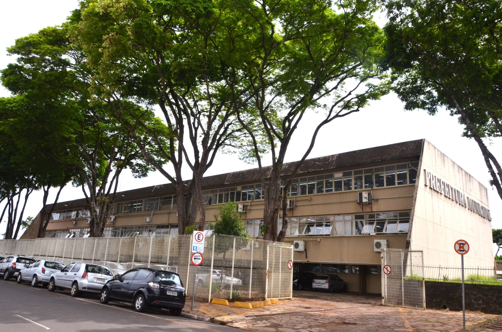 Repartições municipais não terão expediente no feriado