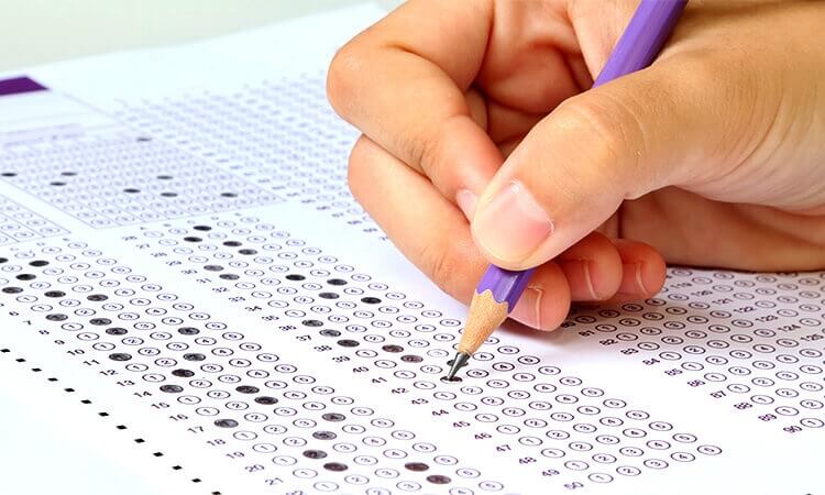 Provas dos concursos públicos estão previstas para domingo