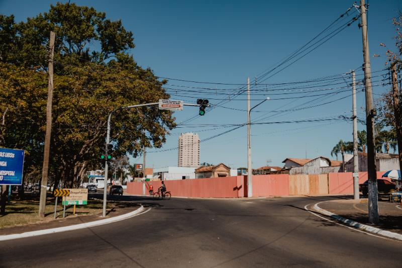 Trânsito muda em rua da Vila Industrial