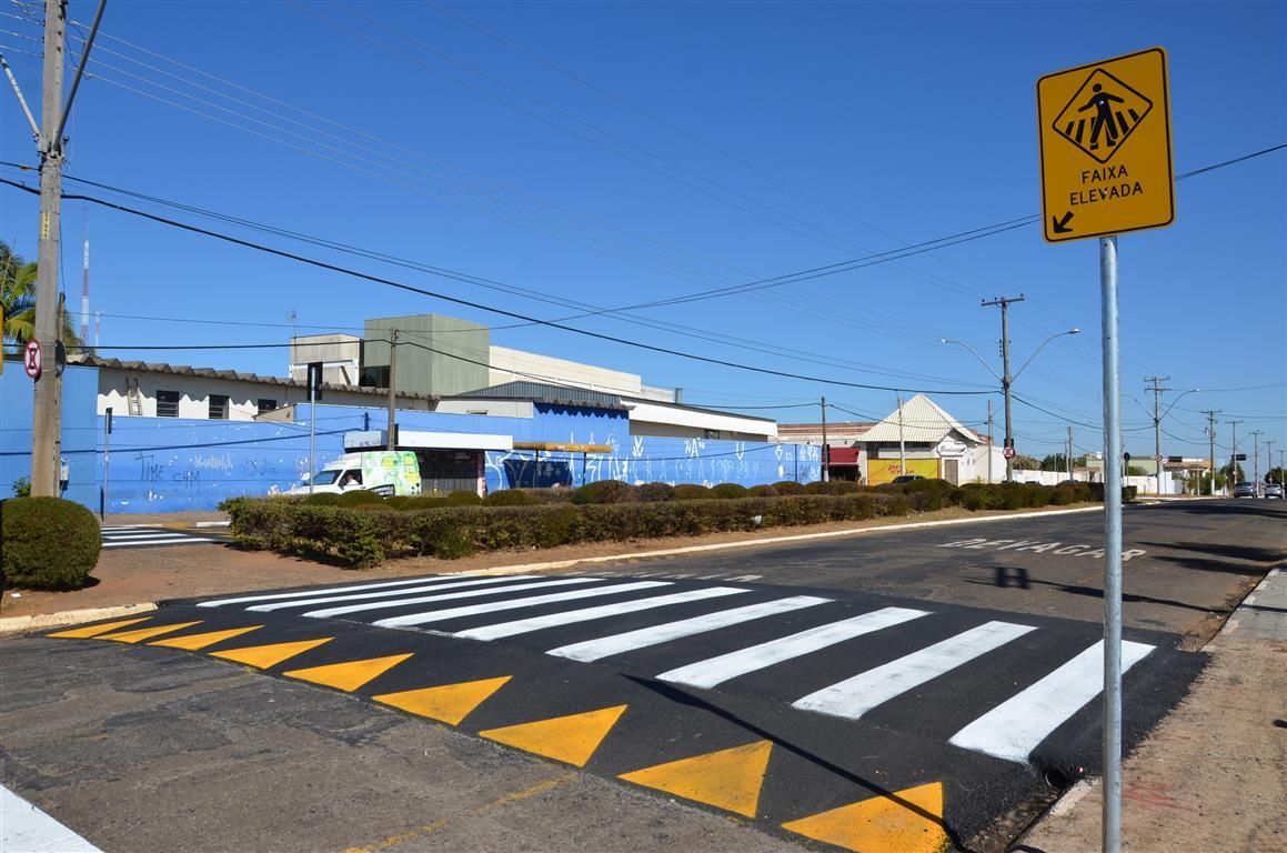 Parque Universitário e Vila Santa Luiza recebem dispositivos para redução de velocidade no trânsito