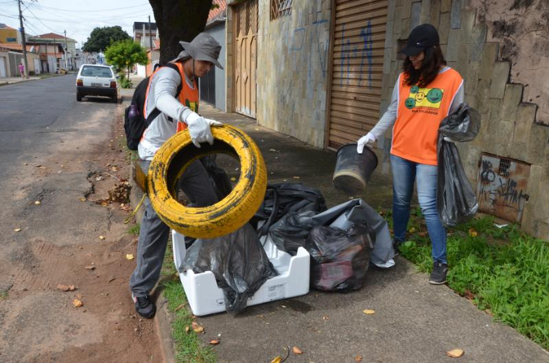 Vigilância faz Arrastão da Dengue na São Sebastião e adjacências
